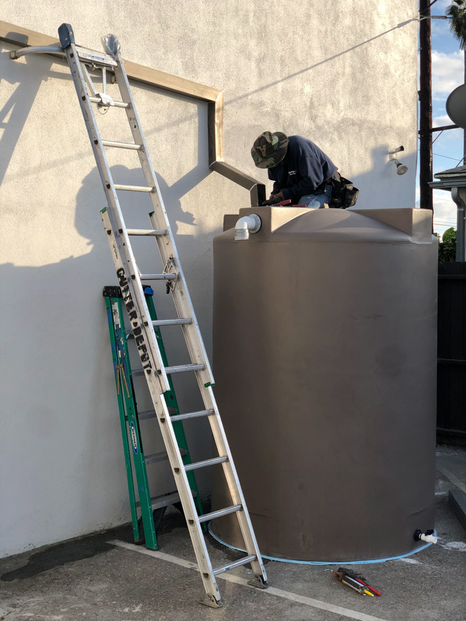 la studio outdoor rainwater tank